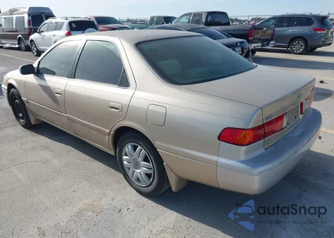 2000 Toyota Camry Le z USA, uszkodzony, nr VIN JT2BG22K4Y0497895